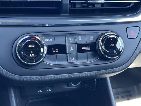 New 2026 Buick Envista Preferred image 18