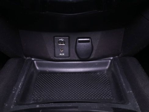 Used 2016 Nissan Rogue SV w/ SV Premium Package FWD image 32
