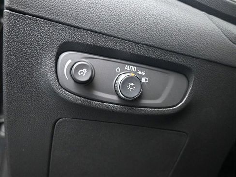 Used 2025 Buick Encore GX Preferred image 11