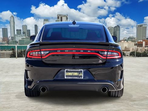 Used 2017 Dodge Charger R/T Scat Pack w/ Technology Group RWD image 5
