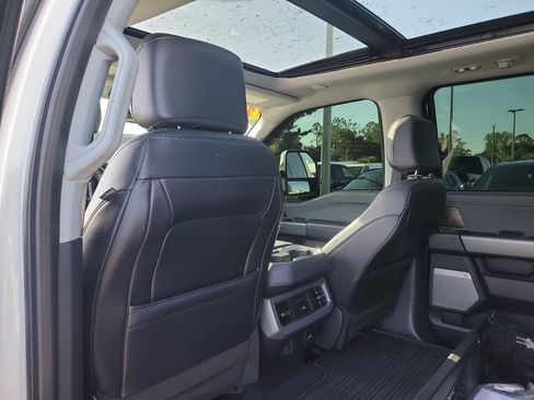 Used 2024 Ford F250 Lariat w/ Lariat Ultimate Package AWD/4WD image 12