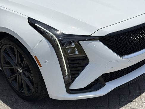 Used 2025 Cadillac CT5 V RWD image 7
