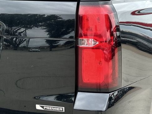 Used 2018 Chevrolet Tahoe Premier RWD image 8