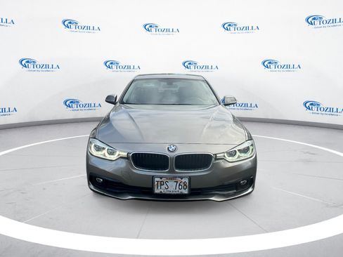 Used 2018 BMW 320i Sedan RWD image 8