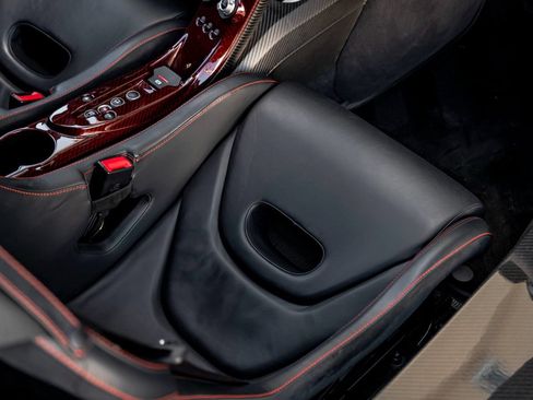Used 2015 McLaren P1 RWD image 23