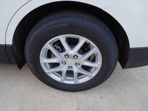 Used 2024 Chevrolet Equinox LT FWD image 36