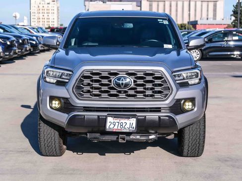 Certified 2022 Toyota Tacoma TRD Off-Road w/ TRD Premium Off Road Package AWD/4WD image 2