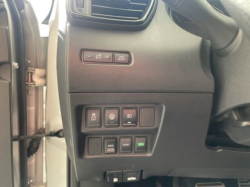 Used 2020 Nissan Rogue Sport SV AWD/4WD image 9