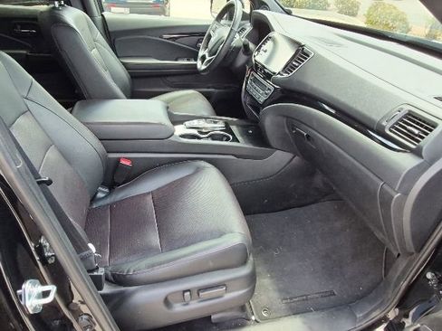 Certified 2024 Honda Ridgeline Black Edition image 23