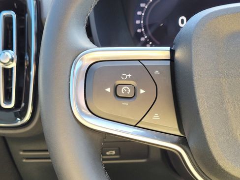 Certified 2023 Volvo XC40 Recharge Ultimate image 20