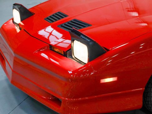 Used 1988 Pontiac Firebird Trans Am RWD image 9