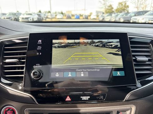 Used 2022 Honda Pilot TrailSport image 32