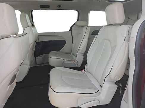 Used 2021 Chrysler Pacifica Limited w/ Premium & Safety Sphere Group AWD/4WD image 11