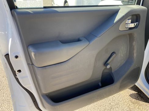 Used 2019 Nissan Frontier S image 16