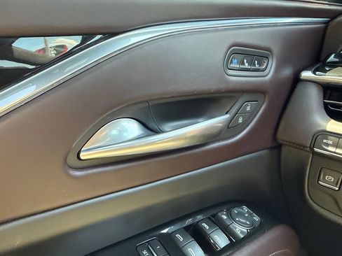 Used 2022 Cadillac Escalade Sport Platinum RWD image 29