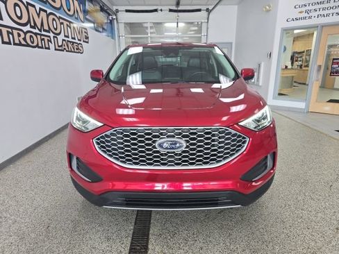 Used 2024 Ford Edge SEL AWD/4WD image 2