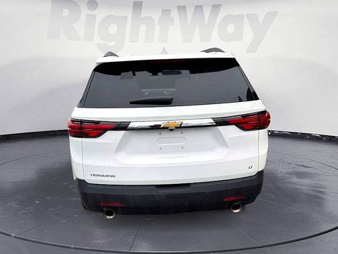 Used 2023 Chevrolet Traverse LT image 4
