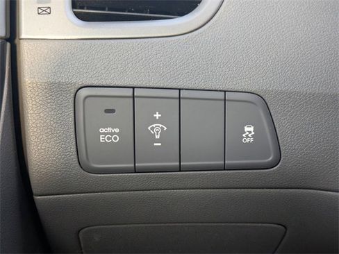 Used 2016 Hyundai Elantra SE image 20