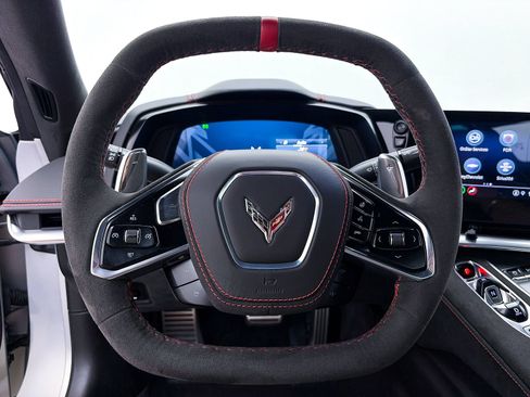 Used 2023 Chevrolet Corvette Stingray Premium Conv w/ Z51 Performance Package RWD image 31