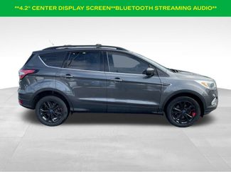 Used 2018 Ford Escape SE video 3