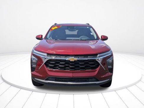 Used 2024 Chevrolet Trax LT FWD image 8