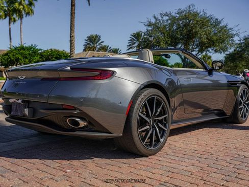 Used 2020 Aston Martin DB11 Volante image 8
