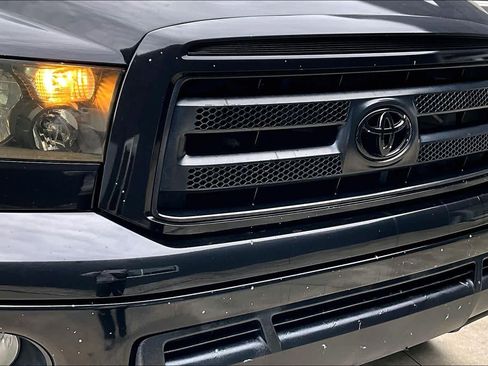 Used 2011 Toyota Tundra 2WD CrewMax w/ Tow Pkg image 27