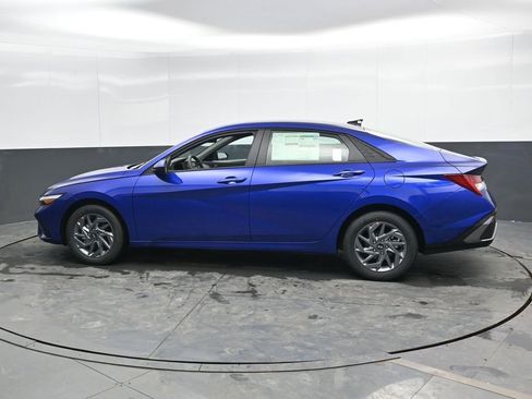New 2026 Hyundai Elantra Blue image 8