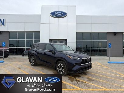 Used 2022 Toyota Highlander XLE
