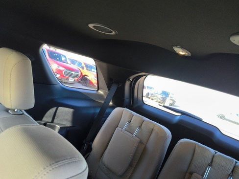 Used 2016 Ford Explorer XLT w/ Equipment Group 201A image 13