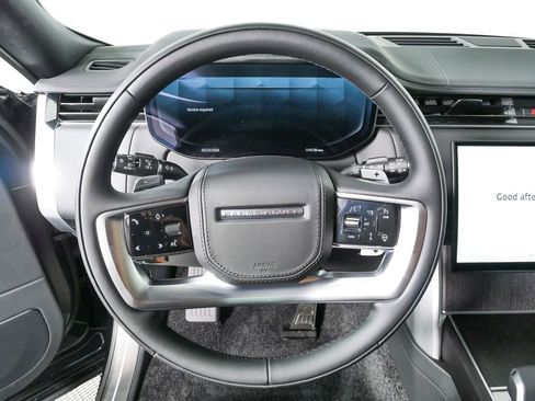 Used 2025 Land Rover Range Rover SE AWD/4WD image 9