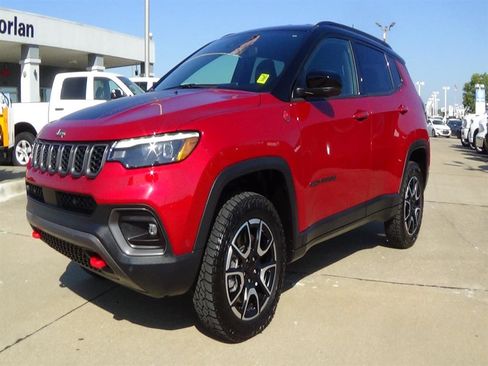 Certified 2024 Jeep Compass Trailhawk w/ Trailhawk Elite Group image 2