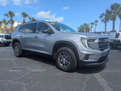 Used 2025 GMC Acadia Elevation FWD image 2
