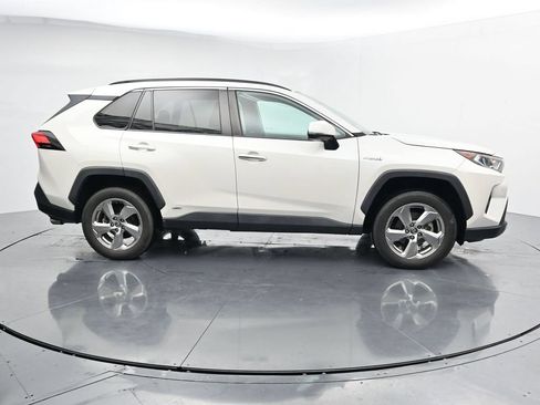 Used 2020 Toyota RAV4 Limited AWD/4WD image 9