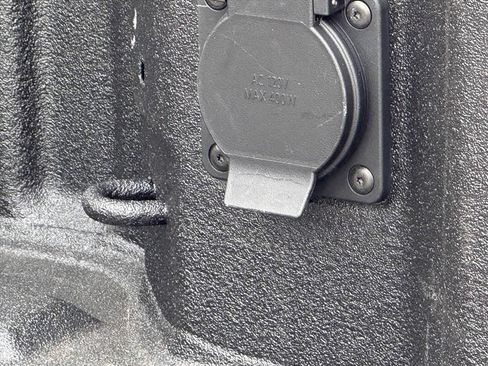 Used 2025 GMC Sierra 1500 AT4 w/ AT4 Premium Package AWD/4WD image 11