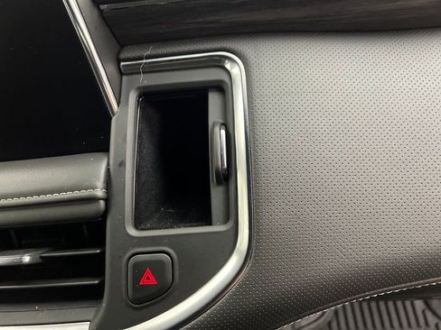 Used 2023 GMC Yukon SLT image 40