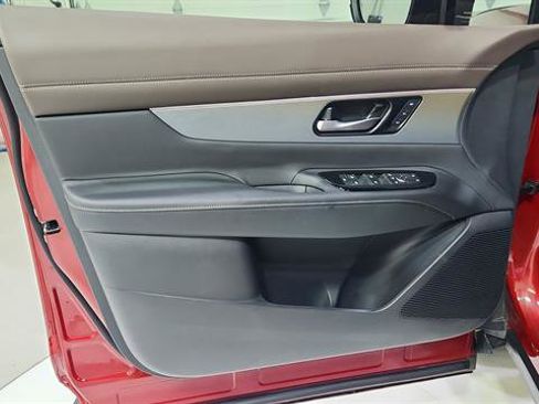 Certified 2025 Nissan Murano Platinum w/ Cargo Package image 25