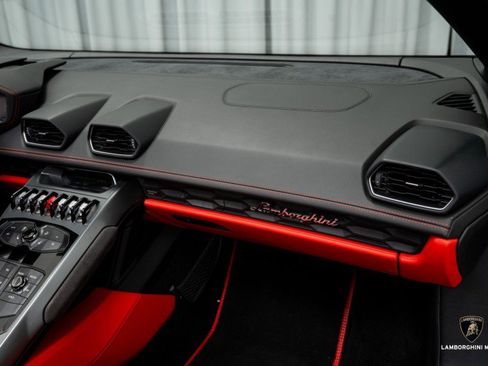 Used 2019 Lamborghini Huracan LP 580-2 image 45