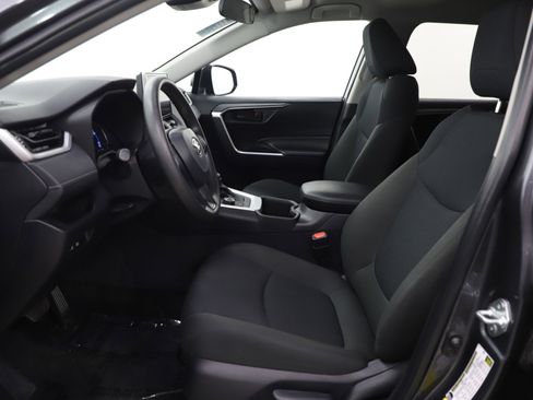 Used 2025 Toyota RAV4 LE image 16