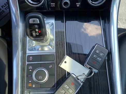 Used 2019 Land Rover Range Rover Sport HSE AWD/4WD image 16