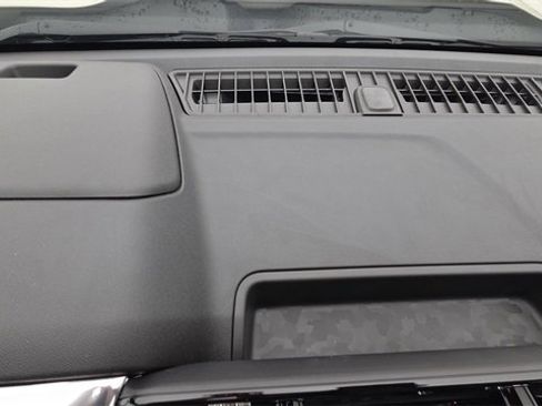 New 2026 GMC Canyon Elevation w/ Convenience Package image 9