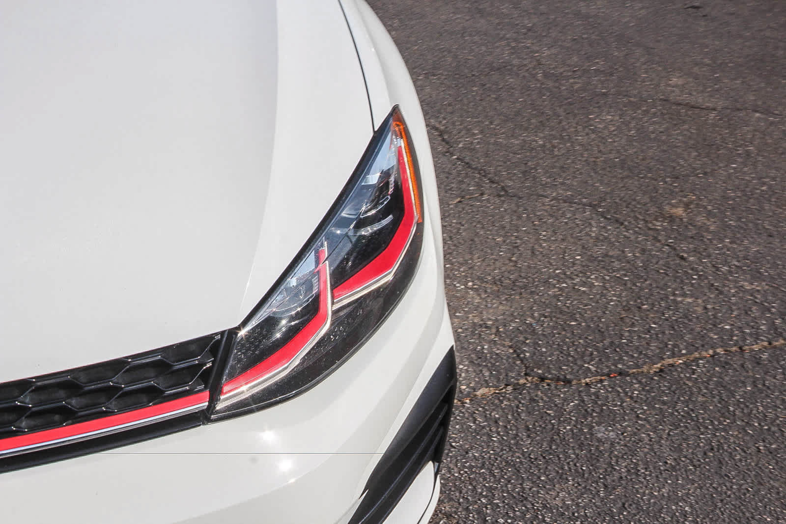 Used 2019 Volkswagen GTI SE FWD image 13