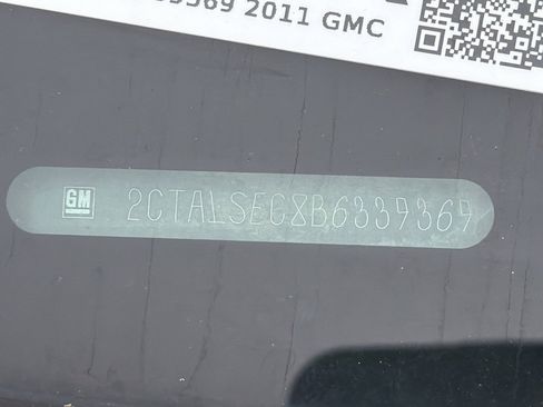 Used 2011 GMC Terrain SLE w/ Convenience Package FWD image 2