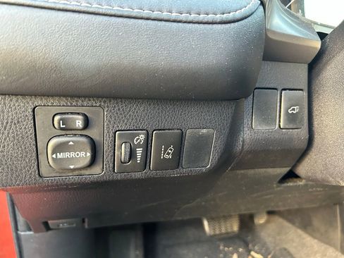 Used 2016 Toyota RAV4 Limited w/ Advanced Technology Package image 19