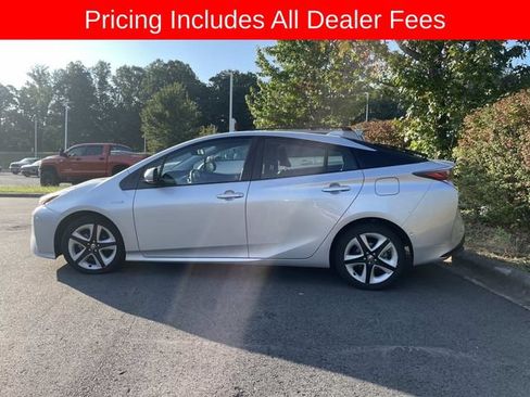 Used 2017 Toyota Prius Four Touring w/ Premium Convenience Package FWD image 4