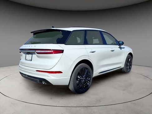 Used 2024 Lincoln Corsair Reserve w/ Jet Appearance Package image 9