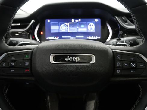 Used 2023 Jeep Grand Cherokee L Limited w/ Luxury Tech Group II AWD/4WD image 17
