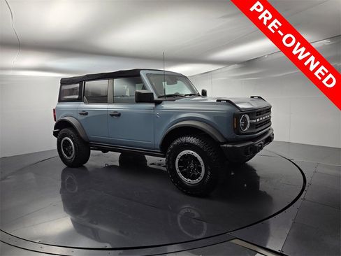 Used 2022 Ford Bronco Black Diamond w/ Sasquatch Package image 2