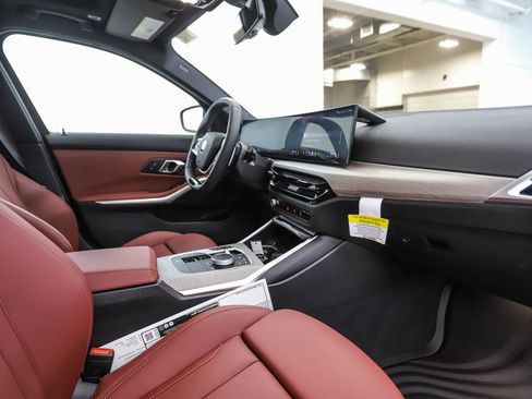 Used 2025 BMW 330i xDrive Sedan w/ Convenience Package image 29