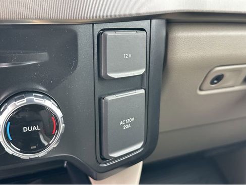 New 2026 Ford F450 Platinum w/ Platinum Plus Package image 30